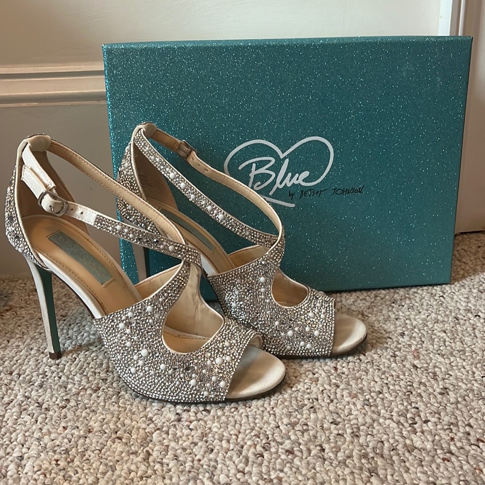 size 7 silver sparkly BETSEY JOHNSON heels